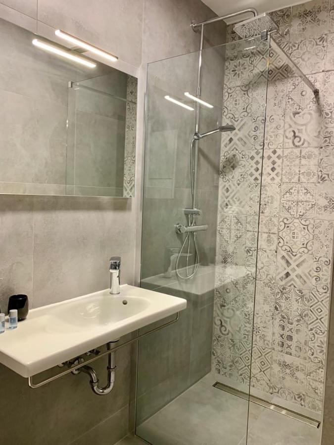 Deluxe Suites Mandic Omis Bagian luar foto