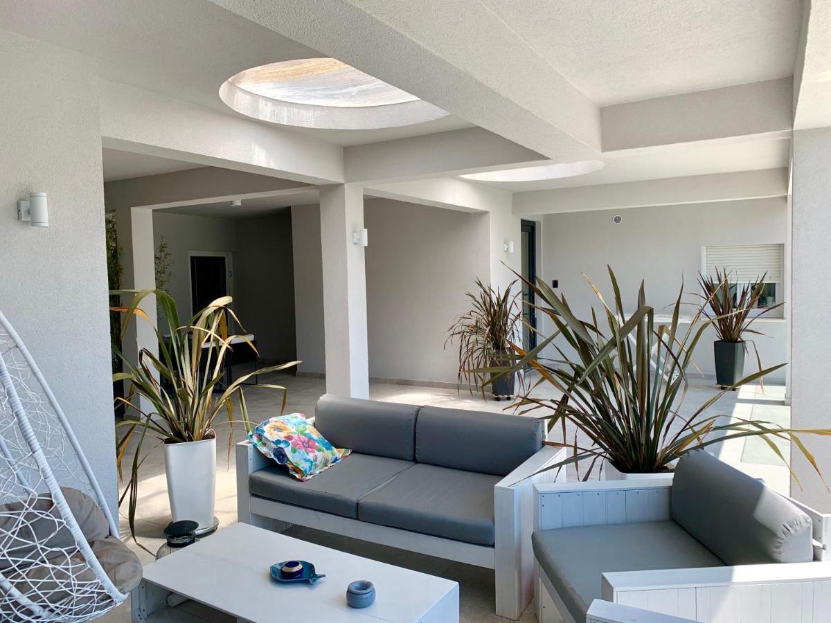 Deluxe Suites Mandic Omis Bagian luar foto