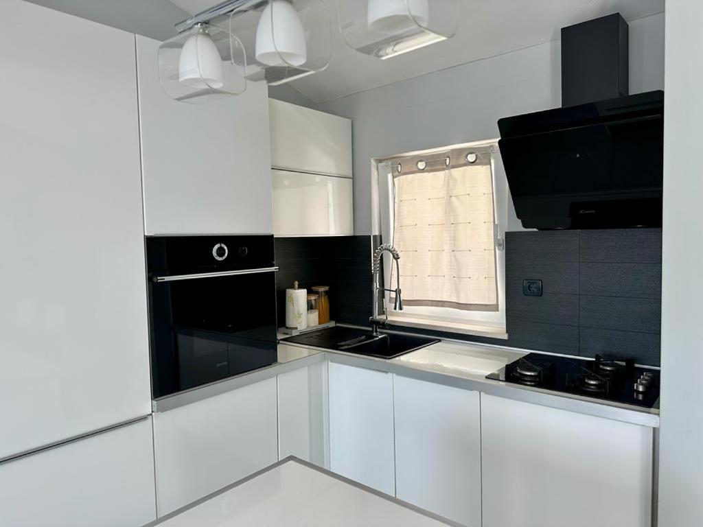 Deluxe Suites Mandic Omis Bagian luar foto